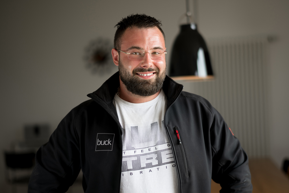 buck vermessung, vermessungsbüro, mitarbeiterin, team, messgehilfe, vermessungsassistent