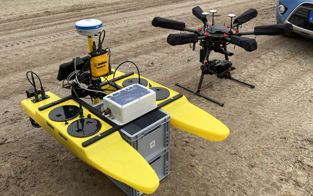 Kombinierter Einsatz von Drohne und Messboot