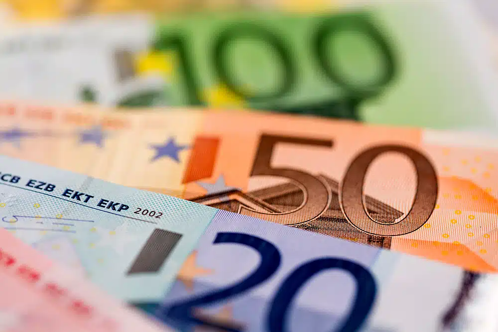benefits, buck vermessung, urlaubsgeld, weihnachtsgeld